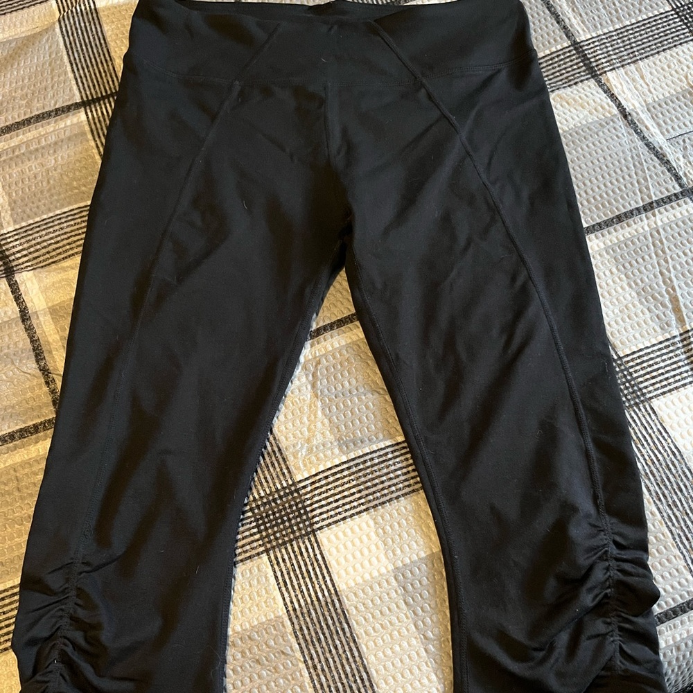 COPY - Athletic capris, size large